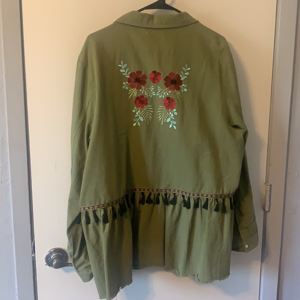 Olive green embroidered button down 2XL